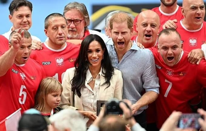 Harry mừng tuổi 42 cùng vợ ở Đức.