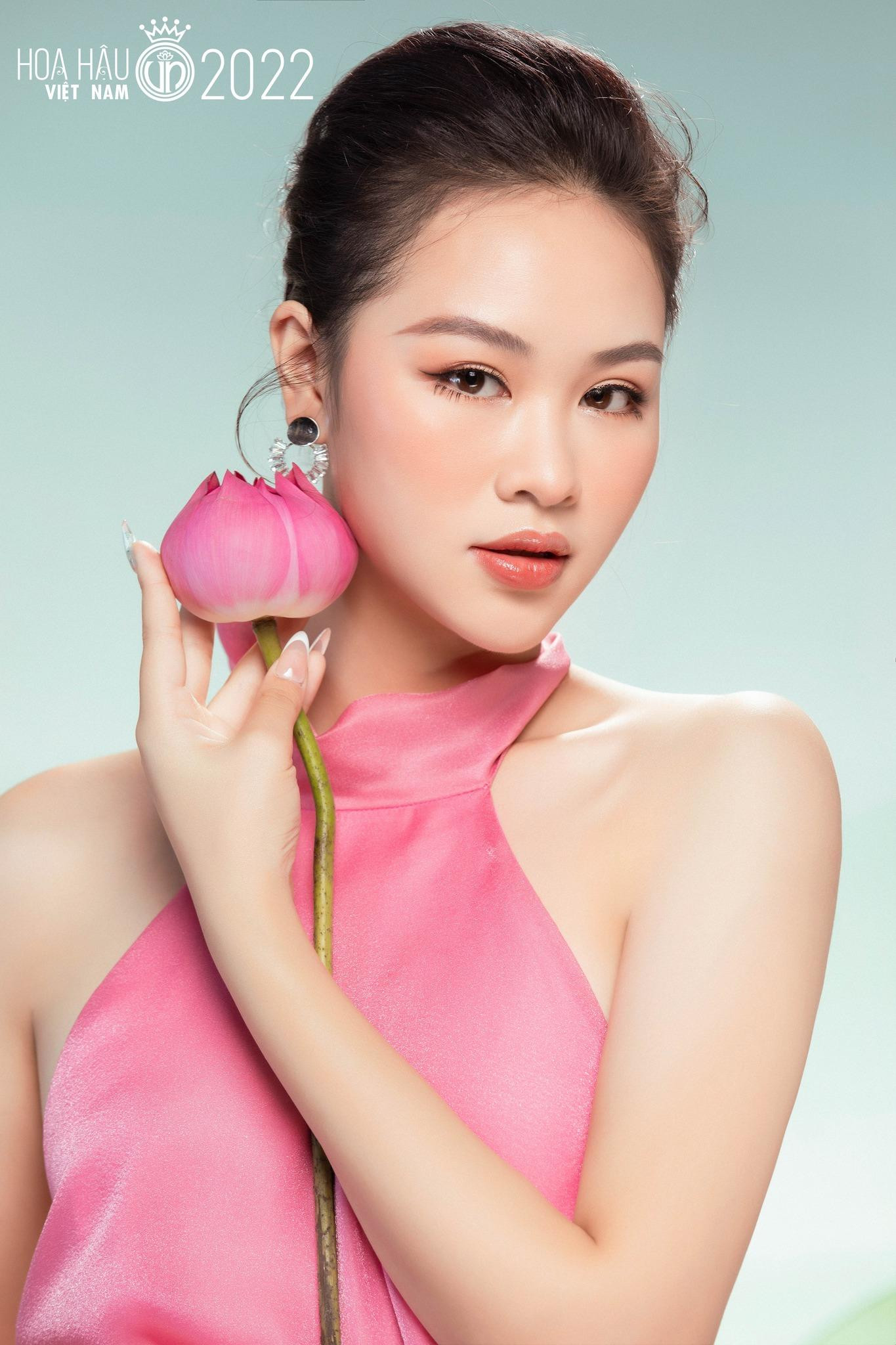 Nguyễn Thu Hà (SBD 106) và Nguyễn Thị Minh Thư (SBD 104). Nguyễn Thu Hà (SBD 106) và Nguyễn Thị Minh Thư (SBD 104).