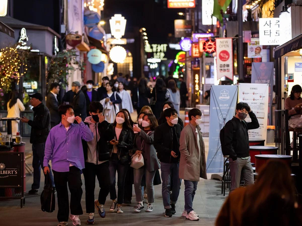 Itaewon tương đối thưa thớt vào những năm 2020.