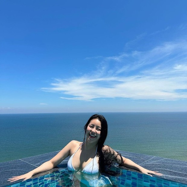 Vóc dáng nóng bỏng của idol người Hàn Yu Jeong. Vóc dáng nóng bỏng của idol người Hàn Yu Jeong.