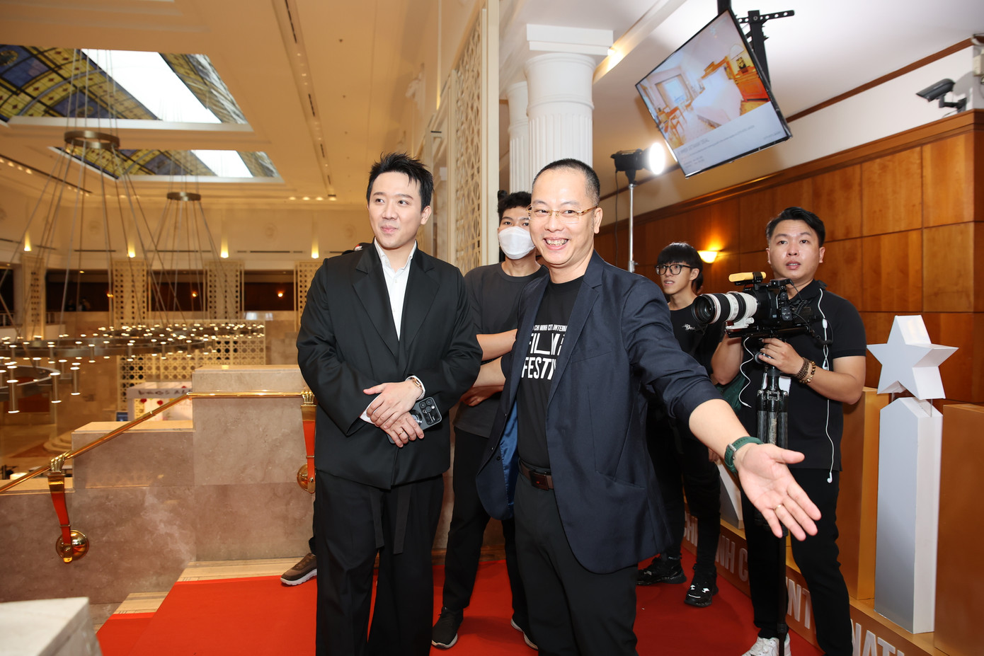 Trấn Thành tại Liên hoan phim Quốc tế TPHCM 2024. Gần đây, Nhà bà Nữ do anh làm đạo diễn xuất hiện trong danh sách đề cử, chiến thắng ở một số liên hoan phim uy tín tại Việt Nam.