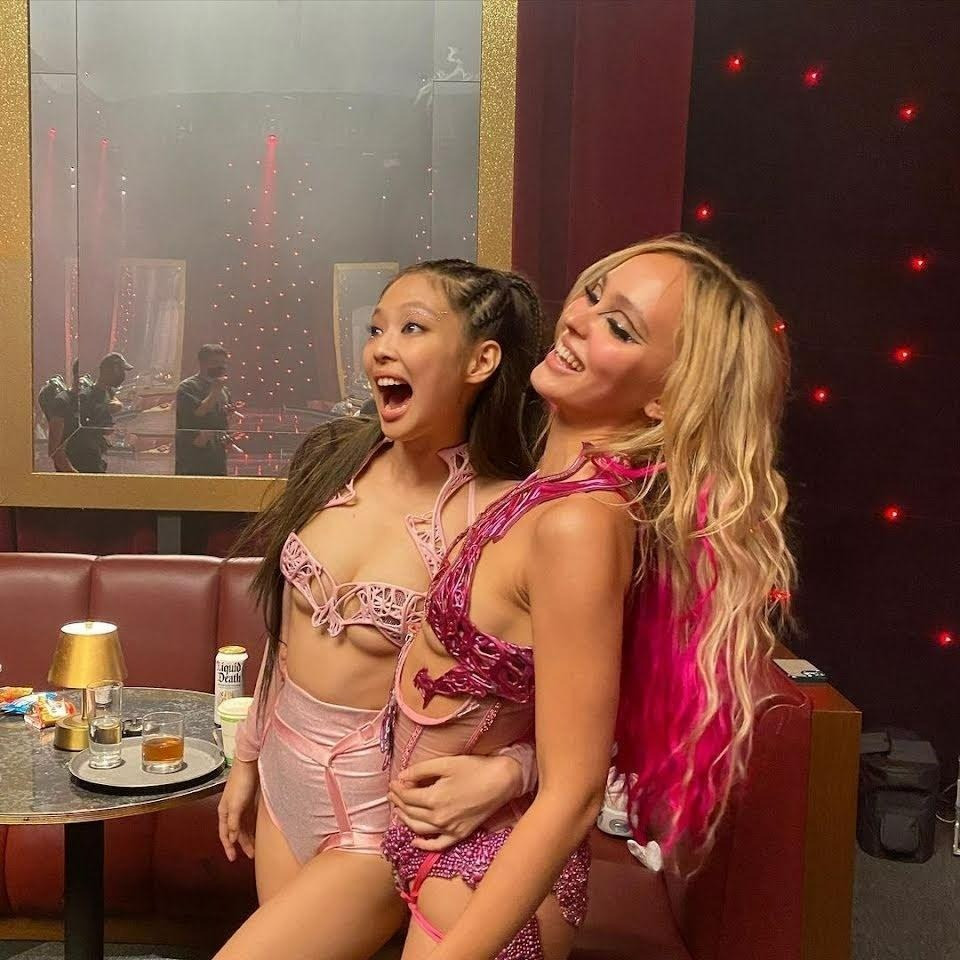 Jennie gần đây sang Mỹ đóng phim gắn mác 18+.