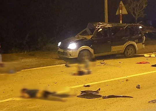 Hiện trường vụ tai nạn giao thông kinh hoàng.