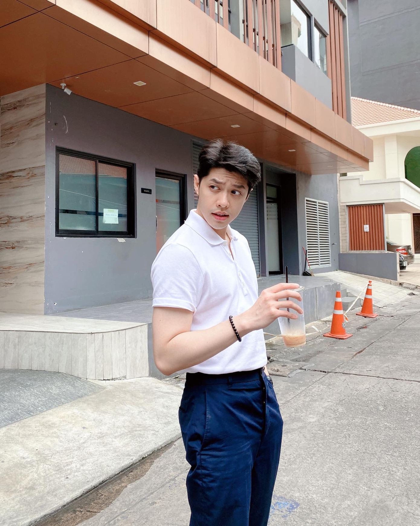 Nhạc sĩ Hiếu cấm Noo Phước Thịnh hát loạt bản hit. Nhạc sĩ Hiếu cấm Noo Phước Thịnh hát loạt bản hit.