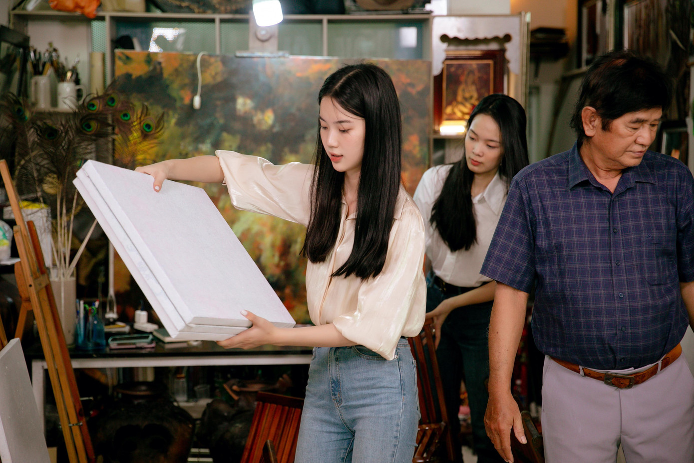 Theo Hương Giang, cô và bạn đồng hành tại Hoa hậu Việt Nam 2022 thực hiện dự án từ tâm, muốn gây quỹ cho lớp học chứ không đơn thuần là ghi điểm tại cuộc thi. &quot;Nhân ái là tình cảm xuất phát từ trái tim, bắt nguồn từ bao dung và lòng vị tha. Khi tham gia Người đẹp nhân ái, tôi muốn khơi dậy lòng trắc ẩn trong con người mình. Qua phần thi tôi muốn lan tỏa lòng nhân ái của mình đến mọi người thông qua những dự án mà tôi đã thực hiện, trước đó là Đông ấm vùng cao và hiện tại là lớp học vẽ của trẻ khiếm thính của thầy Võ Văn Y&quot;, cô gái mang số báo danh 177 nói.