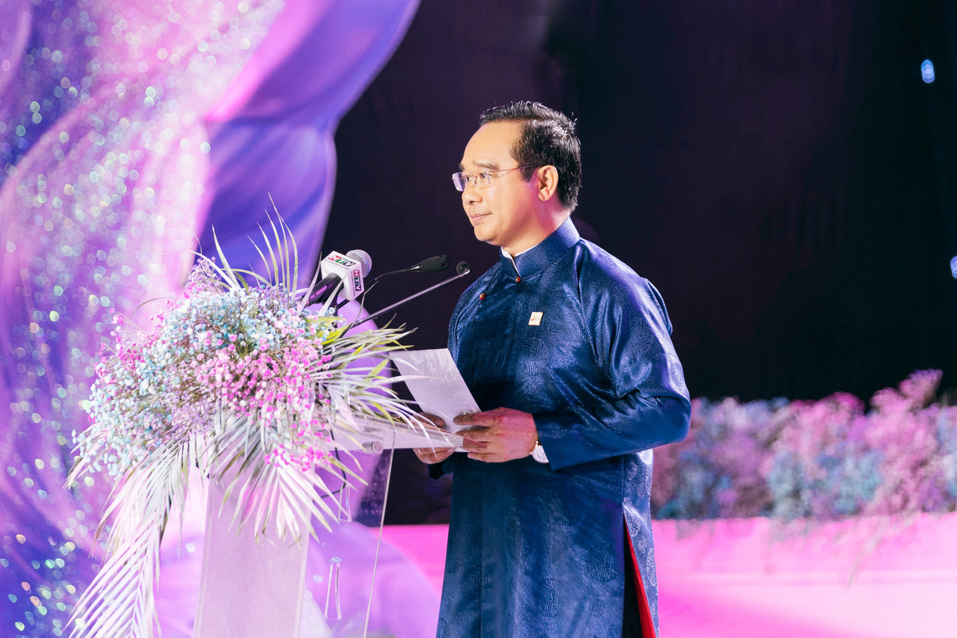 Chủ tịch Ủy ban Nhân dân TPHCM Nguyễn Văn Được phát biểu khai mạc Lễ hội Áo dài TPHCM lần thứ 11. Chủ tịch Ủy ban Nhân dân TPHCM Nguyễn Văn Được phát biểu khai mạc Lễ hội Áo dài TPHCM lần thứ 11.