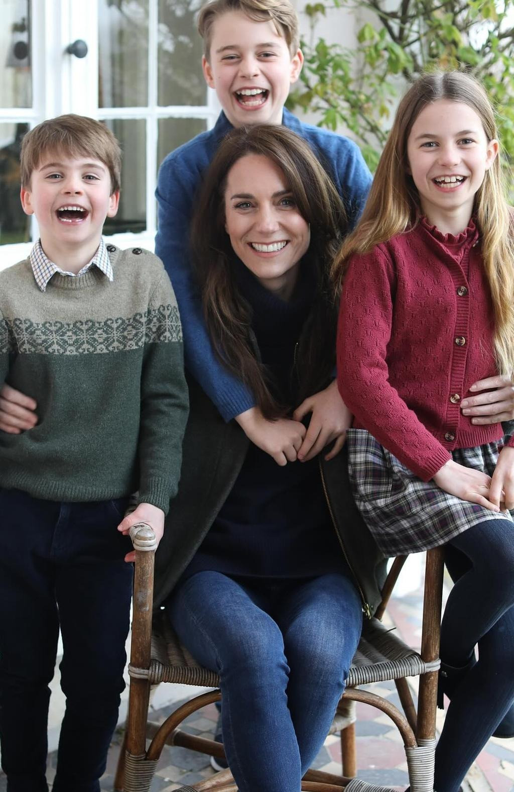 Diễn viên Blake Lively và nhiều sao hối hận, xin lỗi vì chế giễu Công nương Kate.