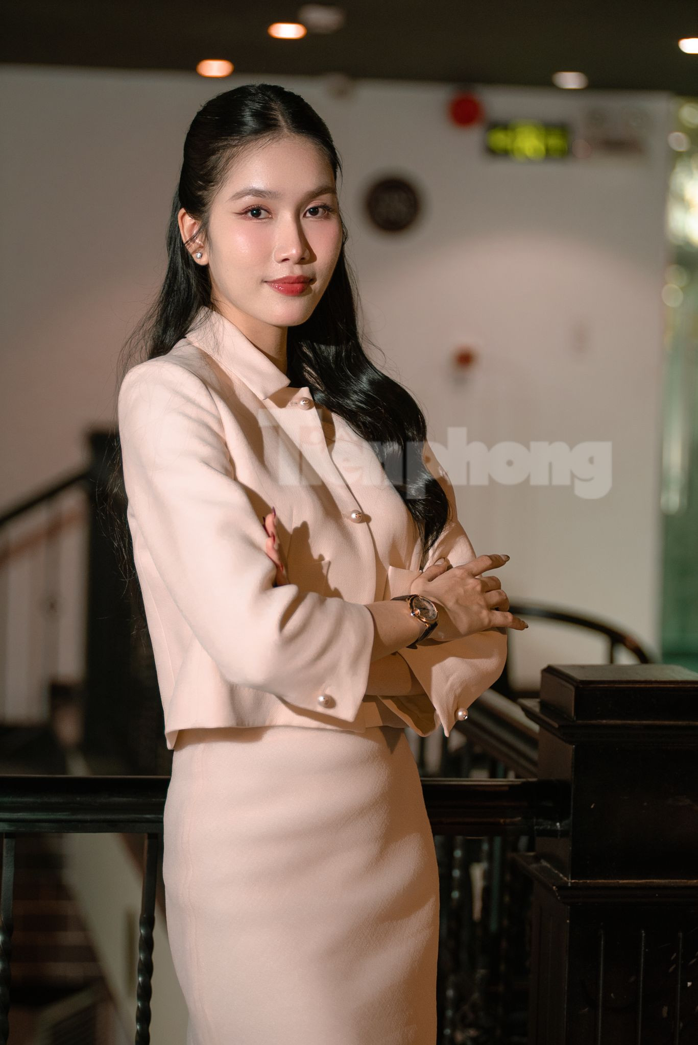 Hình ảnh thanh lịch, chững chạc của Á hậu, Thủ khoa Thạc sĩ Phương Anh ở tuổi 26.