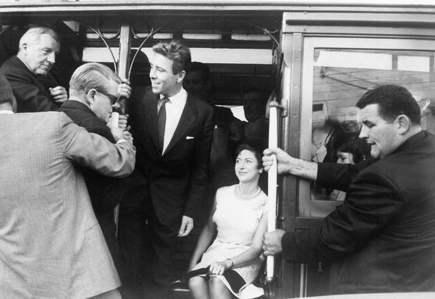 Chuyến công du Mỹ của Margaret và Bá tước Snowdon thu hút sự chú ý lớn của công chúng. Chuyến công du Mỹ của Margaret và Bá tước Snowdon thu hút sự chú ý lớn của công chúng.