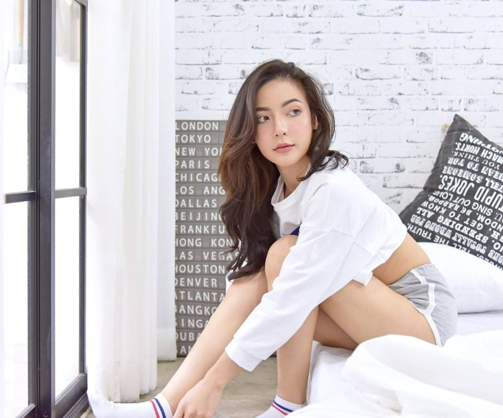 Natthamon Khongchak thường đăng tải hình ảnh khoe cuộc sống giàu có.