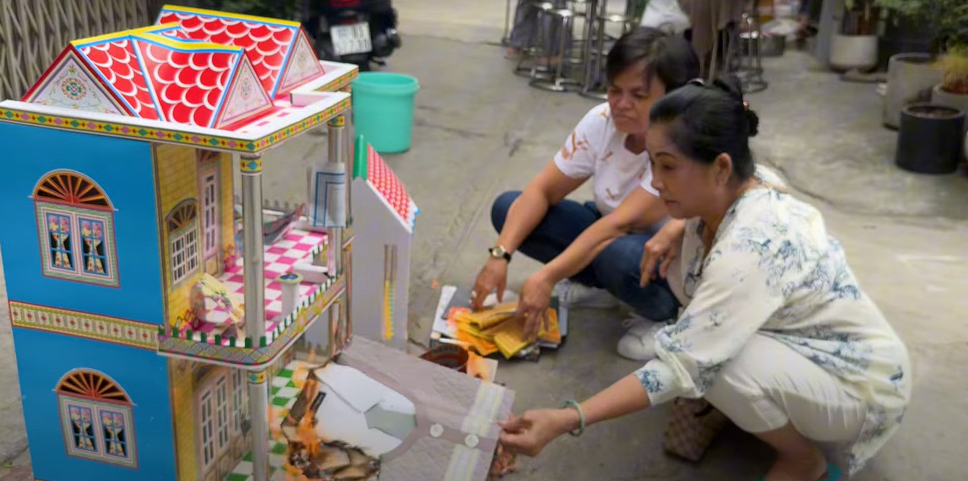 Nghệ sĩ Hồng Nhung cúng giỗ đầu cho anh trai là nghệ sĩ Vũ Linh. Nghệ sĩ Hồng Nhung cúng giỗ đầu cho anh trai là nghệ sĩ Vũ Linh.