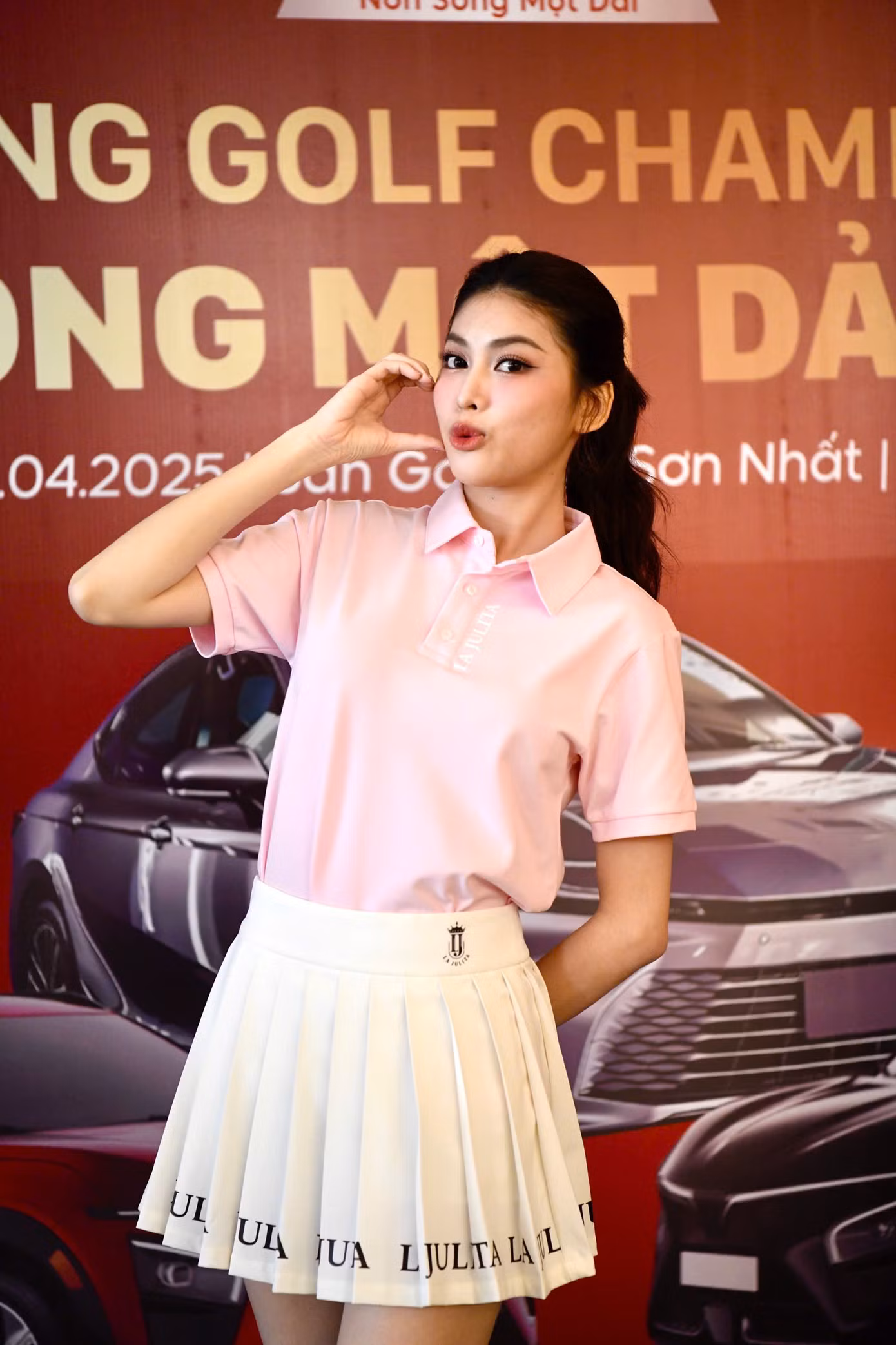 Á hậu Ngọc Thảo cho biết cô vinh dự trở thành đại sứ giải golf do Báo Tiền Phong tổ chức. Cô tự hào hơn khi Tiền Phong Golf Championship - Non sông một dải hướng về cựu chiến binh từng tham gia Chiến dịch Hồ Chí Minh lịch sử và các chiến sĩ Biệt động Sài Gòn, những người góp phần làm nên đại thắng mùa Xuân năm 1975.