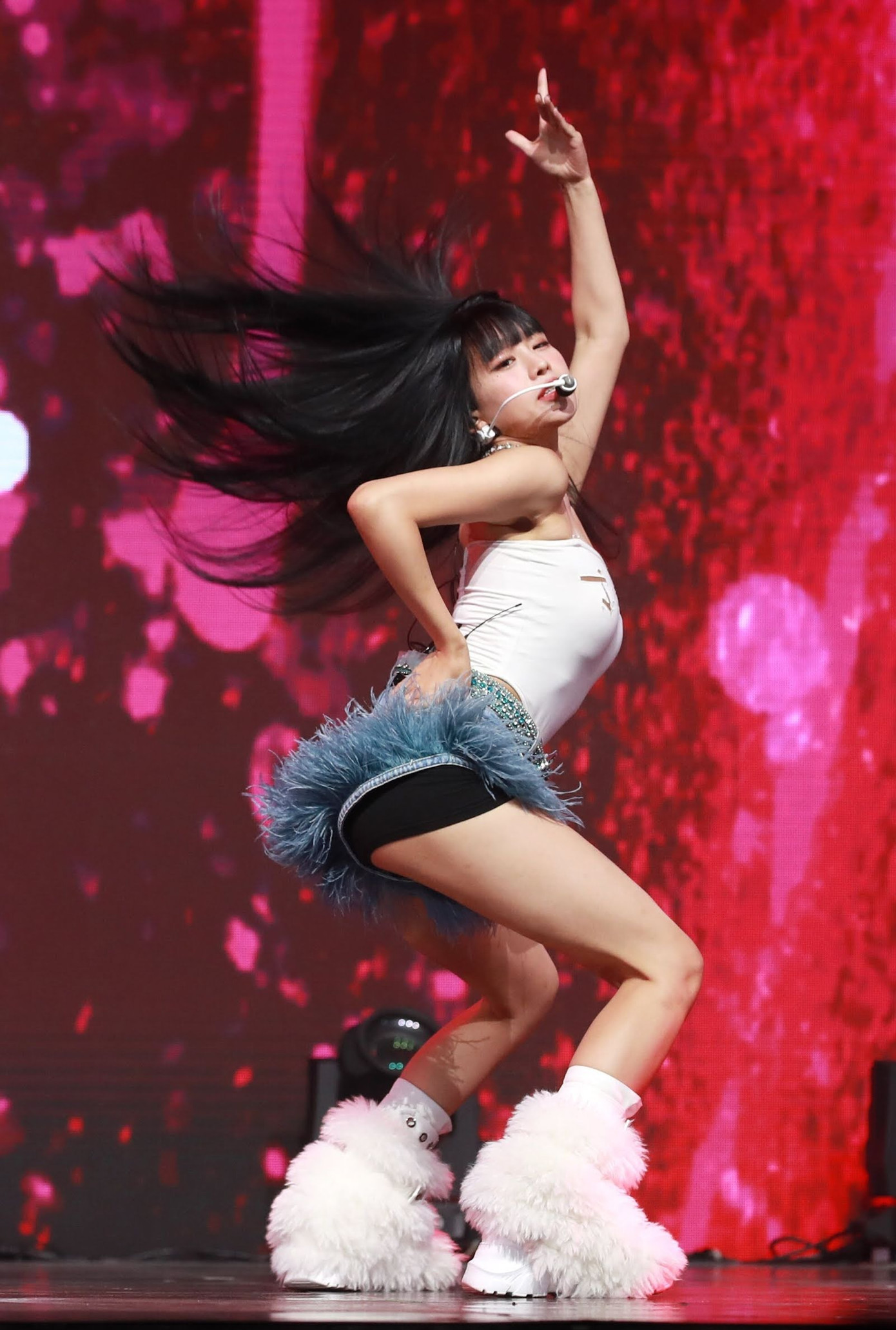 Trang phục gây tranh cãi của Natty.