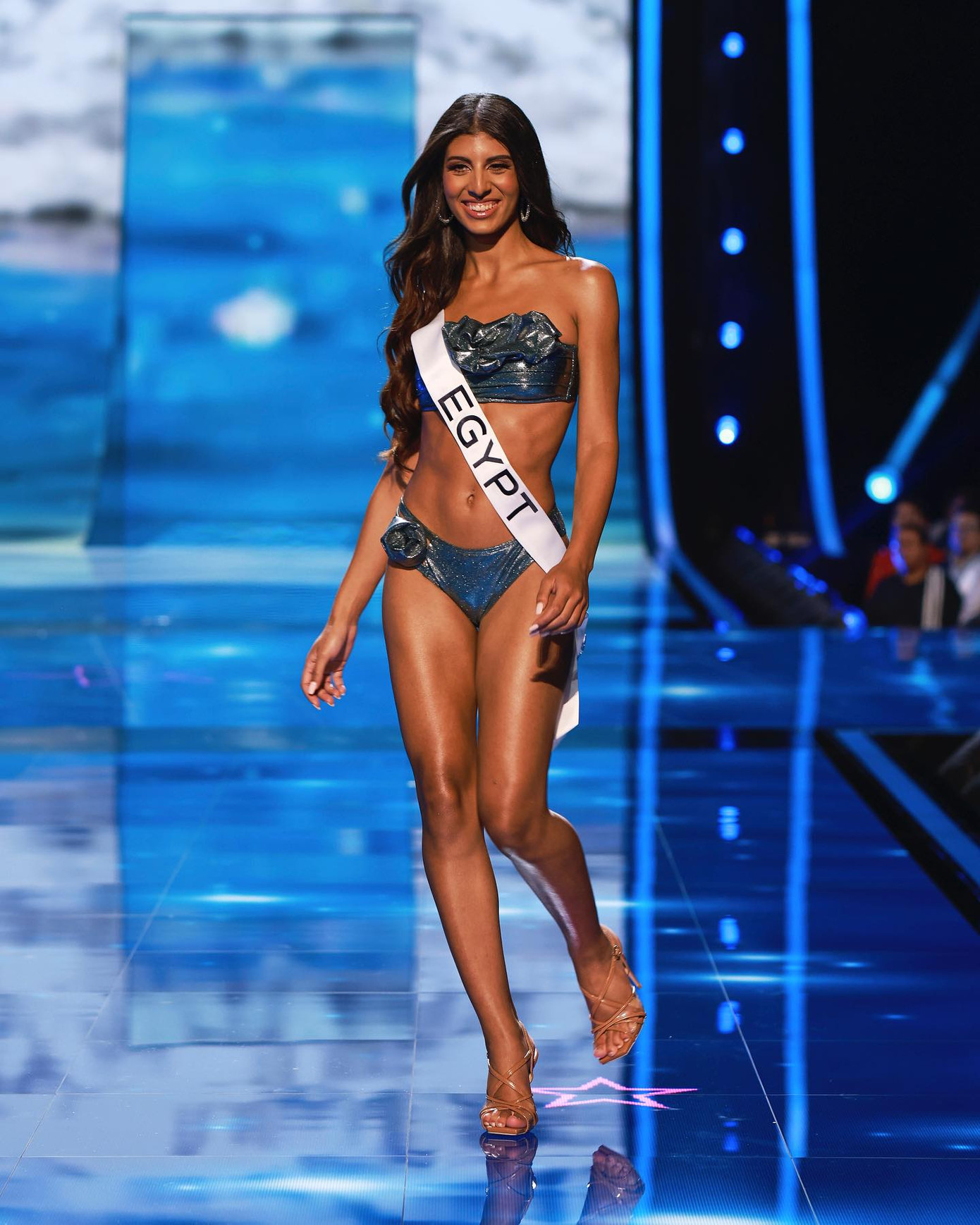 Miss Universe Ai Cập trình diễn thu hút tại bán kết nhờ thân hình săn chắc. Người đẹp 21 tuổi từng đại diện quê nhà dự thi Hoa hậu Liên lục địa năm 2022. Miss Universe Ai Cập trình diễn thu hút tại bán kết nhờ thân hình săn chắc. Người đẹp 21 tuổi từng đại diện quê nhà dự thi Hoa hậu Liên lục địa năm 2022.