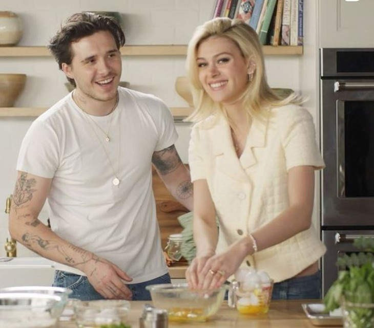 Brooklyn Beckham theo đuổi sự nghiệp nấu ăn sau khi cưới vợ.