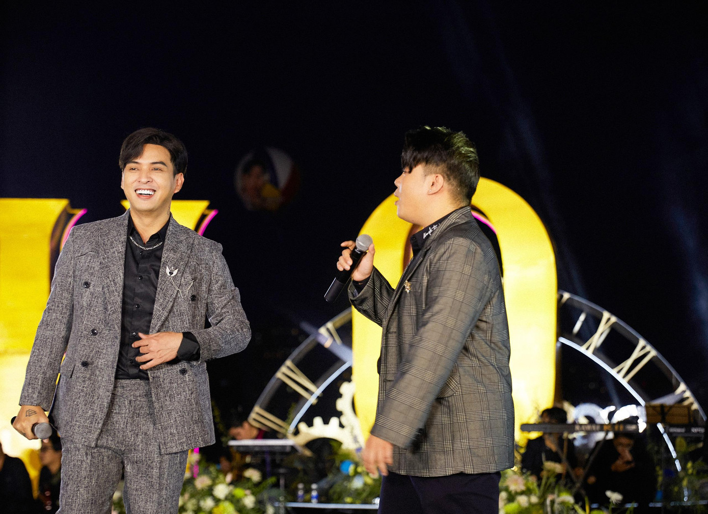 Hồ Quang Hiếu từng nhịn đói vì cát-xê quá thấp. Hồ Quang Hiếu từng nhịn đói vì cát-xê quá thấp.