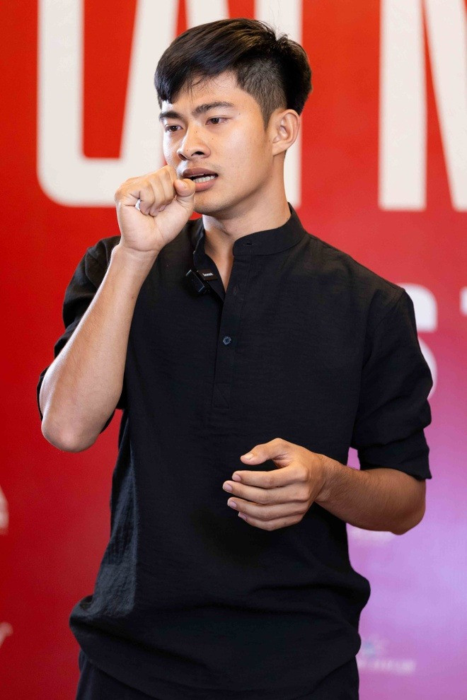 Lý Hải - Minh Hà xác nhận Lê Tuấn Khang tham gia Lật mặt 8: Vòng tay nắng. Lý Hải - Minh Hà xác nhận Lê Tuấn Khang tham gia Lật mặt 8: Vòng tay nắng.