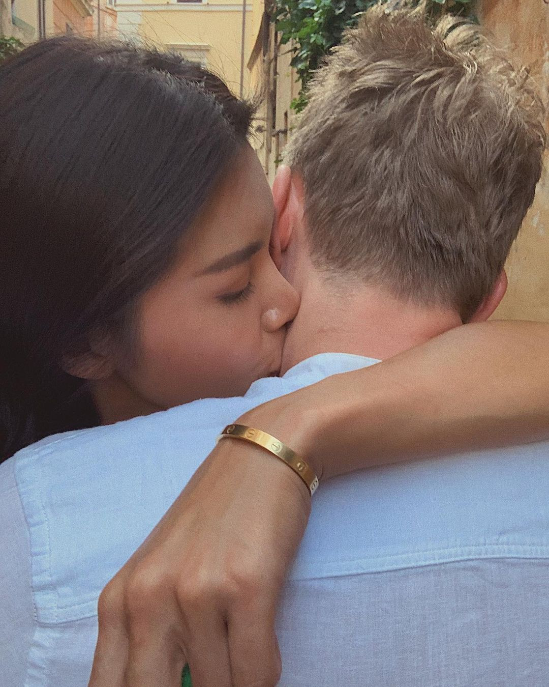 Minh Tú nhiều lần úp mở chuyện kết hôn với bạn trai người nước ngoài. Minh Tú nhiều lần úp mở chuyện kết hôn với bạn trai người nước ngoài.