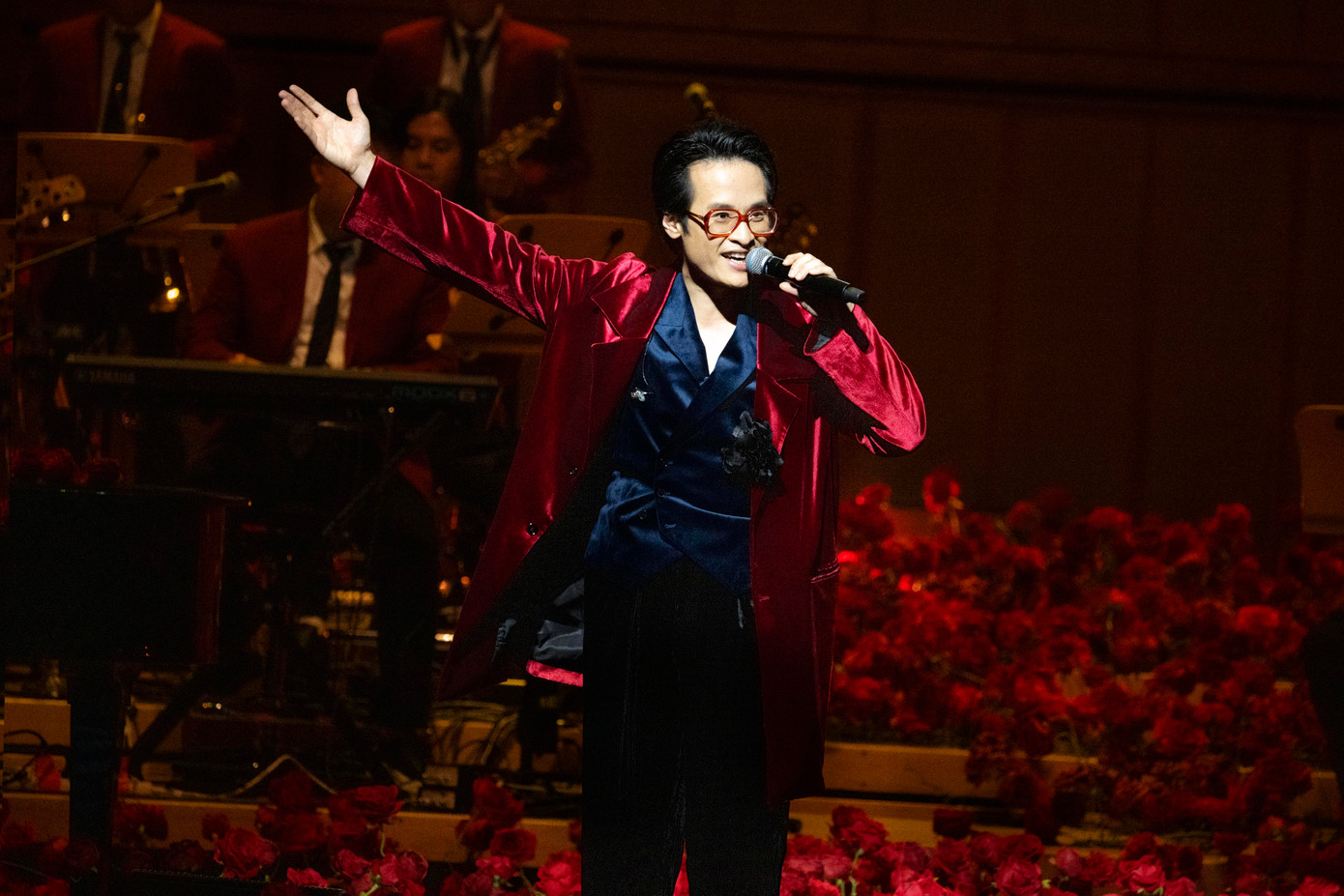 Hà Anh Tuấn chọn kết show bằng hai ca khúc hoàn toàn mới gồm Hoa hồng của Phan Mạnh Quỳnh và Em của Vũ Cát Tường. Loạt ca khúc được nam ca sĩ cho là mảnh ghép tạo nên bức tranh trọn vẹn mang tên Sketch a rose. Hà Anh Tuấn chọn kết show bằng hai ca khúc hoàn toàn mới gồm Hoa hồng của Phan Mạnh Quỳnh và Em của Vũ Cát Tường. Loạt ca khúc được nam ca sĩ cho là mảnh ghép tạo nên bức tranh trọn vẹn mang tên Sketch a rose.