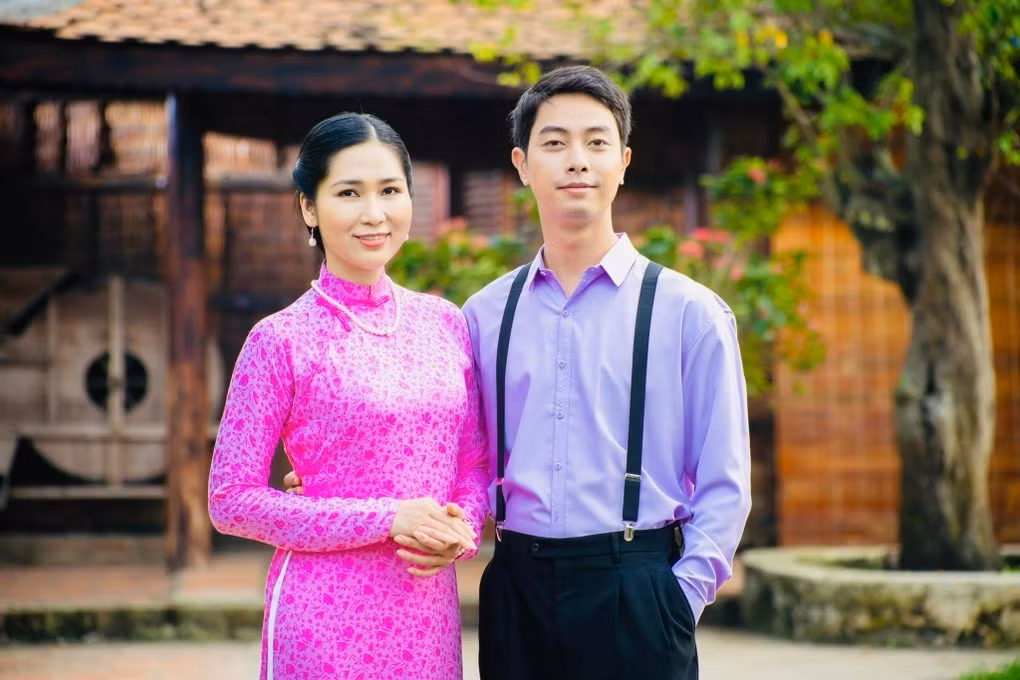 Ngoài hát cải lương, NSƯT Như Huỳnh đa dạng khi tham gia kịch nói, đóng phim.