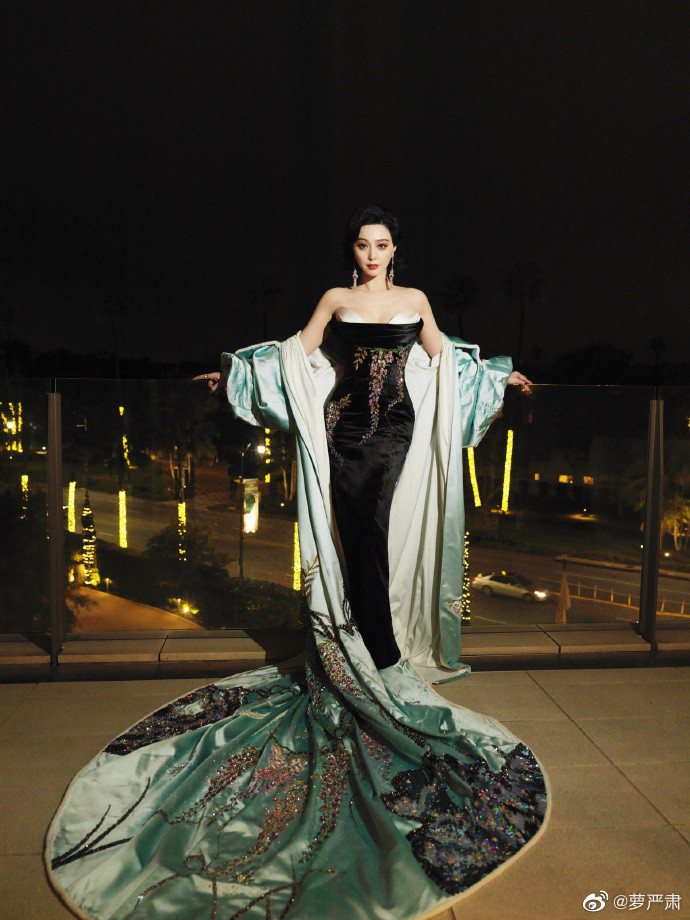 Phạm Băng Băng tại tiệc hậu Oscar lần thứ 95. Phạm Băng Băng tại tiệc hậu Oscar lần thứ 95.