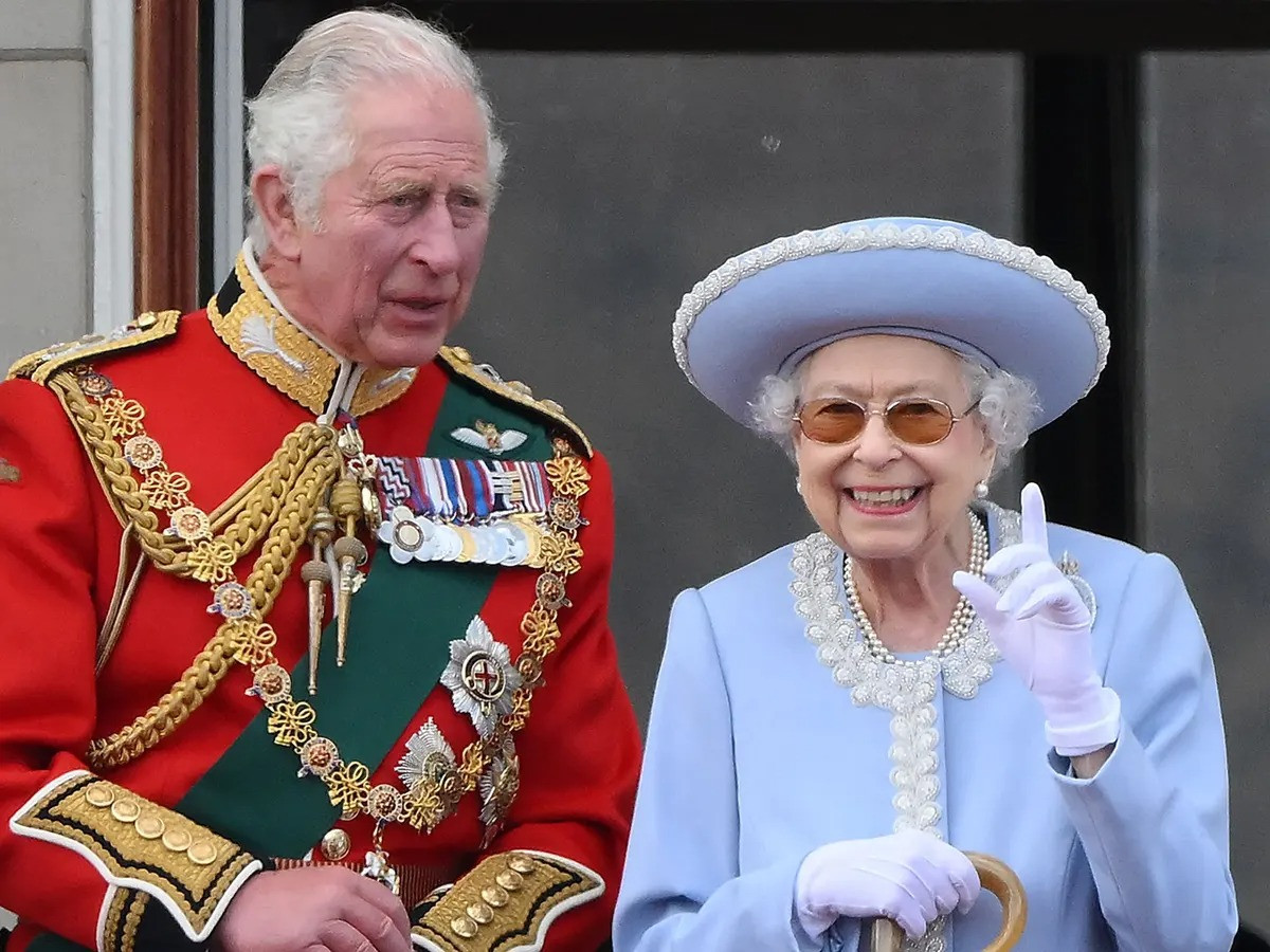 Charles trở thành quân chủ lớn tuổi nhất nước Anh khi đăng cơ sau khi Elizabeth II qua đời.