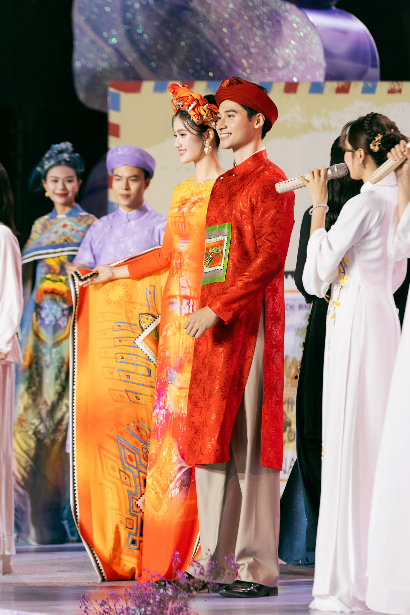 Lễ hội Áo dài TPHCM lần thứ 11 xuất hiện nhiều bộ trang phục lộng lẫy, tôn vinh giá trị truyền thống. Lễ hội Áo dài TPHCM lần thứ 11 xuất hiện nhiều bộ trang phục lộng lẫy, tôn vinh giá trị truyền thống.