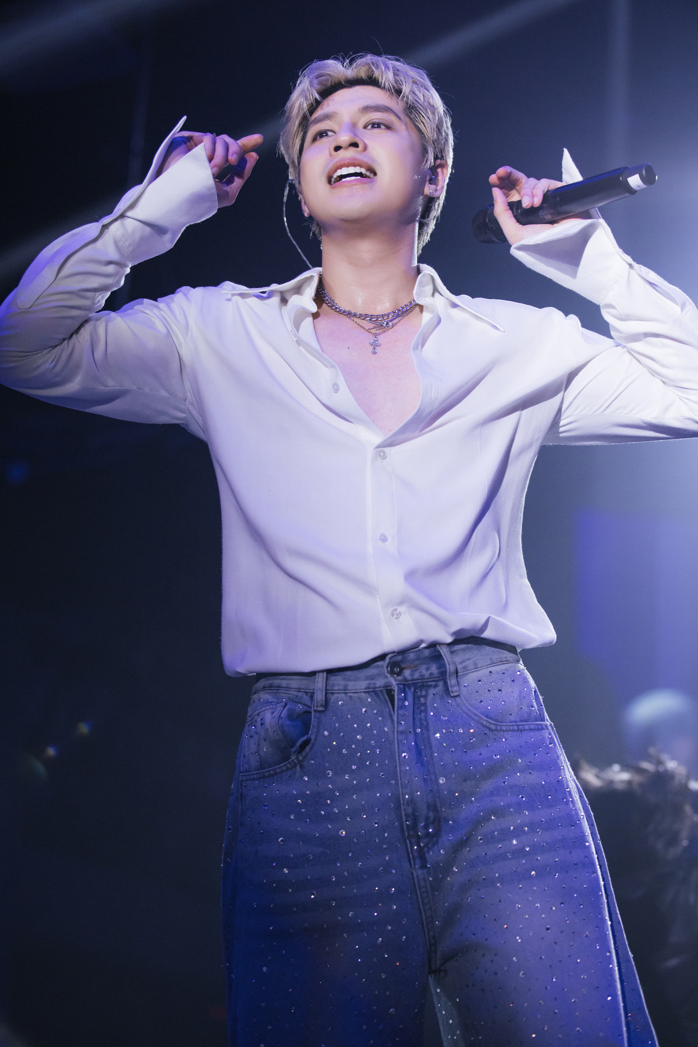 Điểm nhấn chính của sự kiện lần này là sân khấu live đầu tiên của Đùa anh đau đấy, MV đánh dấu sự trở lại của Noo Phước Thịnh. Cùng với dàn dancer hoành tráng và sân khấu được đầu tư mạnh, hiệu ứng pháo lửa, Noo Phước Thịnh mang đến cho khán giả phiên bản live stage ấn tượng.