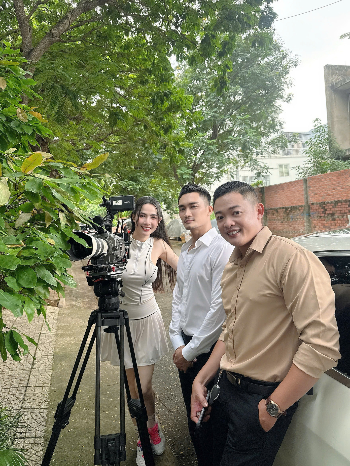 Phan Thị Mơ trên phim trường Tôi là Diệp Chi Mai.