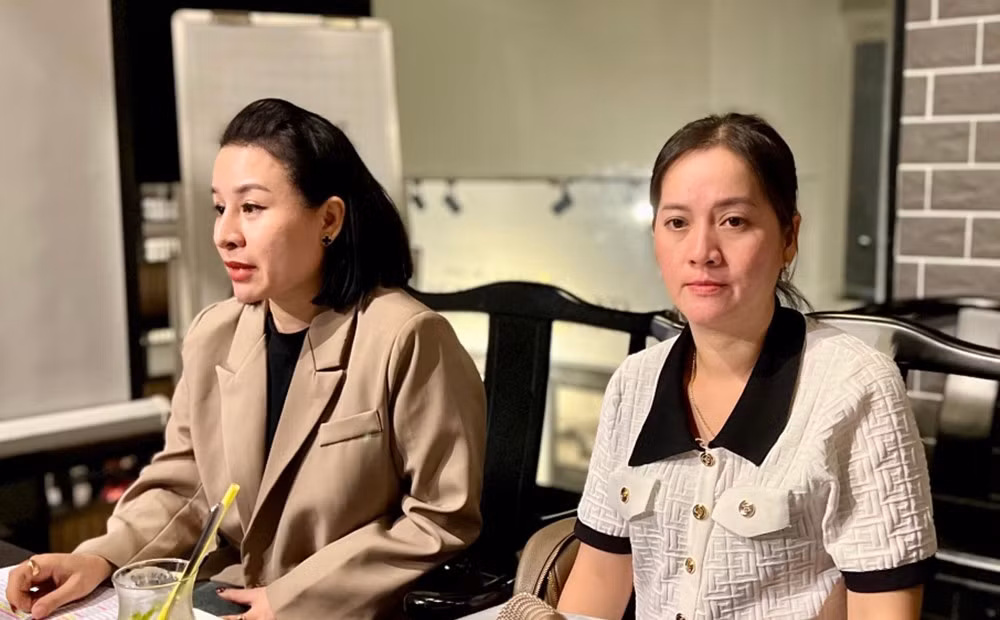 Hồng Loan tại buổi gặp truyền thông.