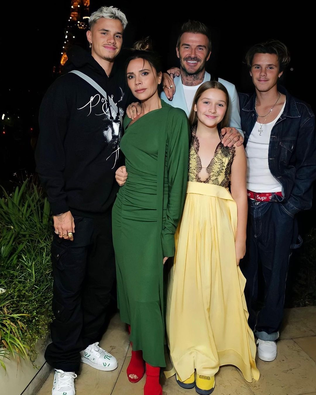 Harper Beckham bên gia đình.