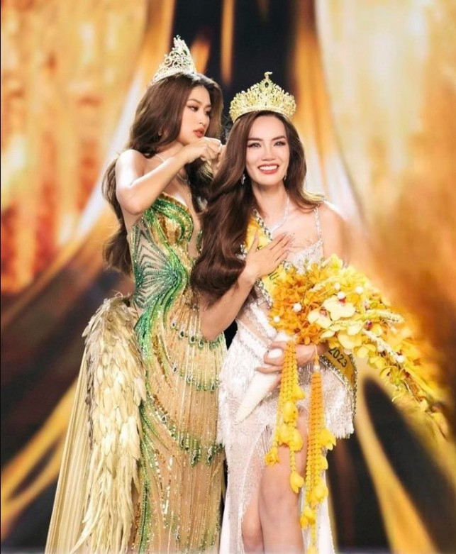 Hình ảnh Lê Hoàng Phương trong đêm đăng quang Miss Grand Vietnam. Hình ảnh Lê Hoàng Phương trong đêm đăng quang Miss Grand Vietnam.