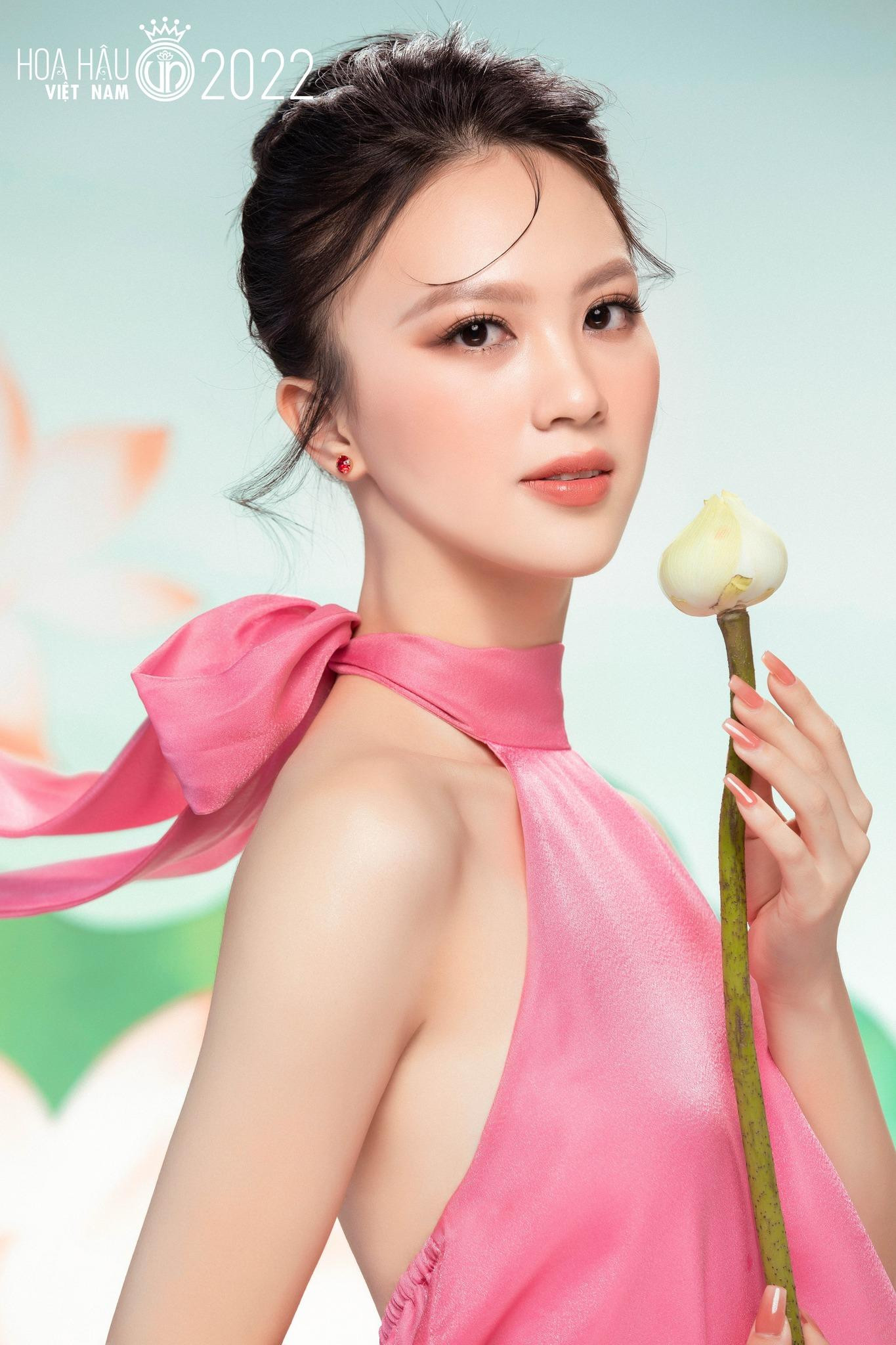 Trần Nhật Lệ (SBD 133) và Nguyễn Thúy Quỳnh (SBD 135). Trần Nhật Lệ (SBD 133) và Nguyễn Thúy Quỳnh (SBD 135).