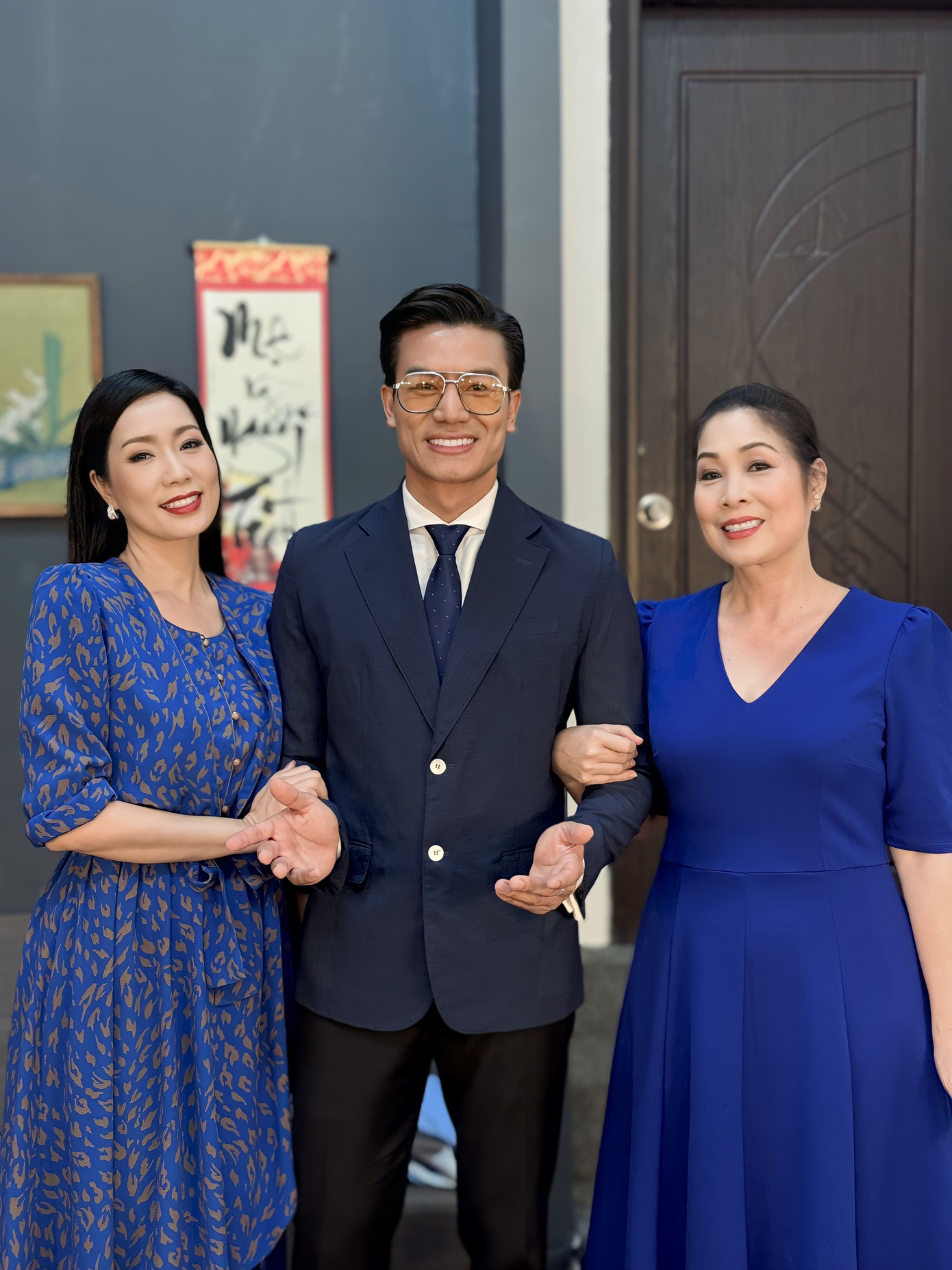 Hiếu Nguyễn học hỏi kinh nghiệm diễn xuất từ NSND Hồng Vân và NSND Trịnh Kim Chi.