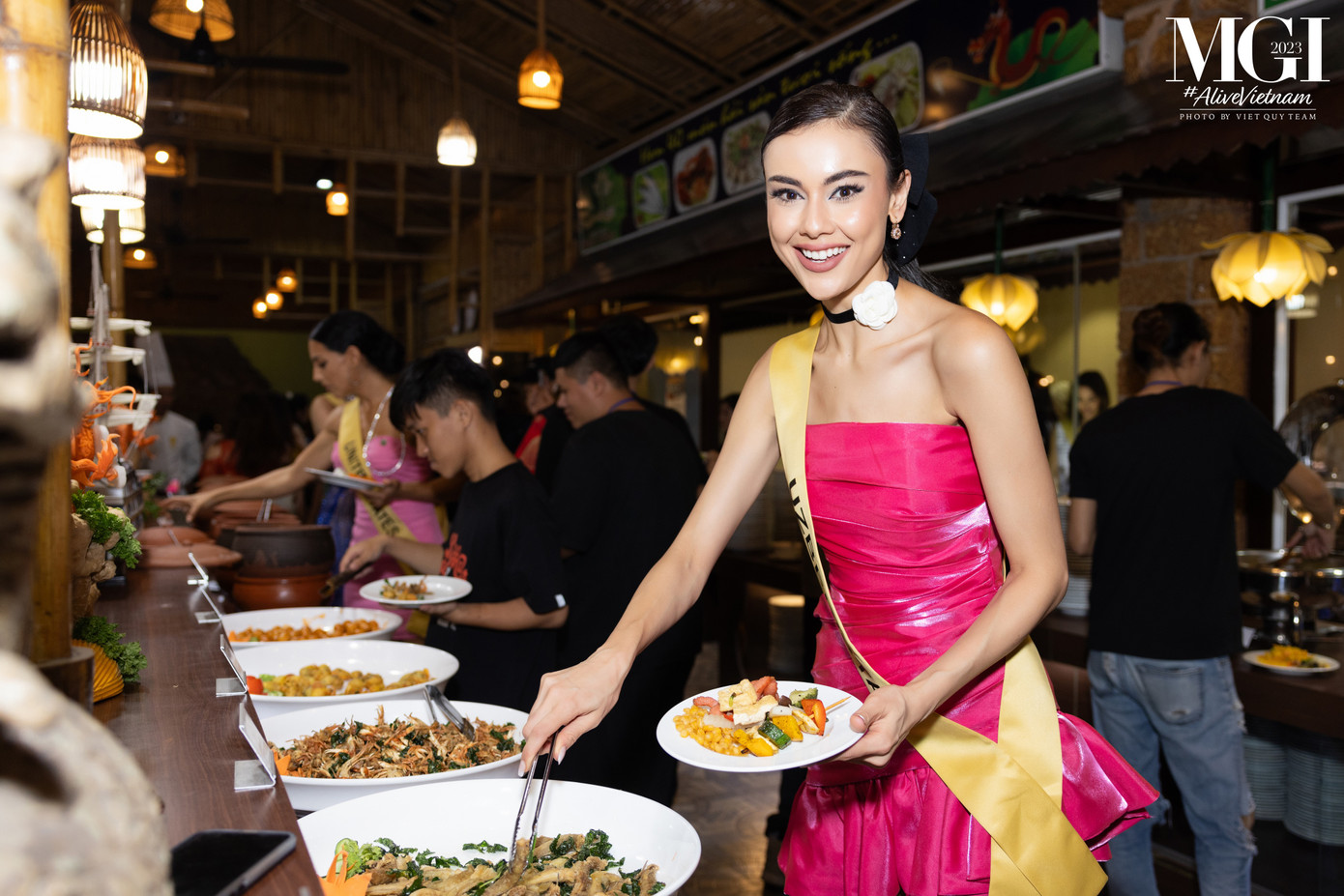 Thí sinh Miss Grand International được trải nghiệm ẩm thực vùng miền khi đến Việt Nam.