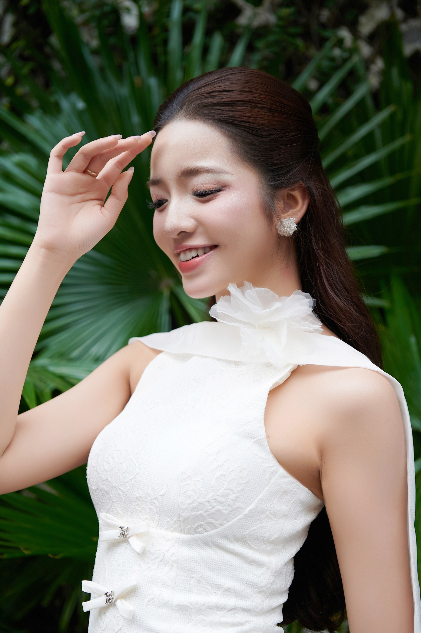 Từ vòng sơ khảo đến chung khảo, series truyền hình thực tế, Thanh Bình luôn thể hiện hình ảnh cô gái năng lượng, tích cực. Cô chia sẻ bản thân không mạnh mẽ như nhiều người nghĩ, nhưng không đến mức để người khác thấy mình yếu đuối. “Khi gặp khó khăn, tôi chọn đối diện với nó. Nếu cần khóc, tôi sẽ khóc thật to, lau nước mắt và đi tiếp. Tôi nghĩ mình bản lĩnh vì dù có sợ đến đâu, tôi vẫn có thể bước tiếp”, cô gái 20 tuổi nói thêm.