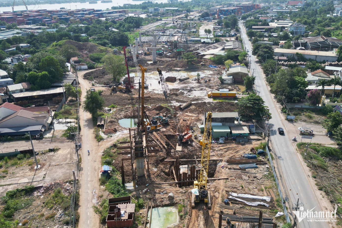 Đến nay, sản lượng thi công đạt hơn 3% tổng khối lượng hợp đồng, công tác giải phóng mặt bằng đạt hơn 77%.