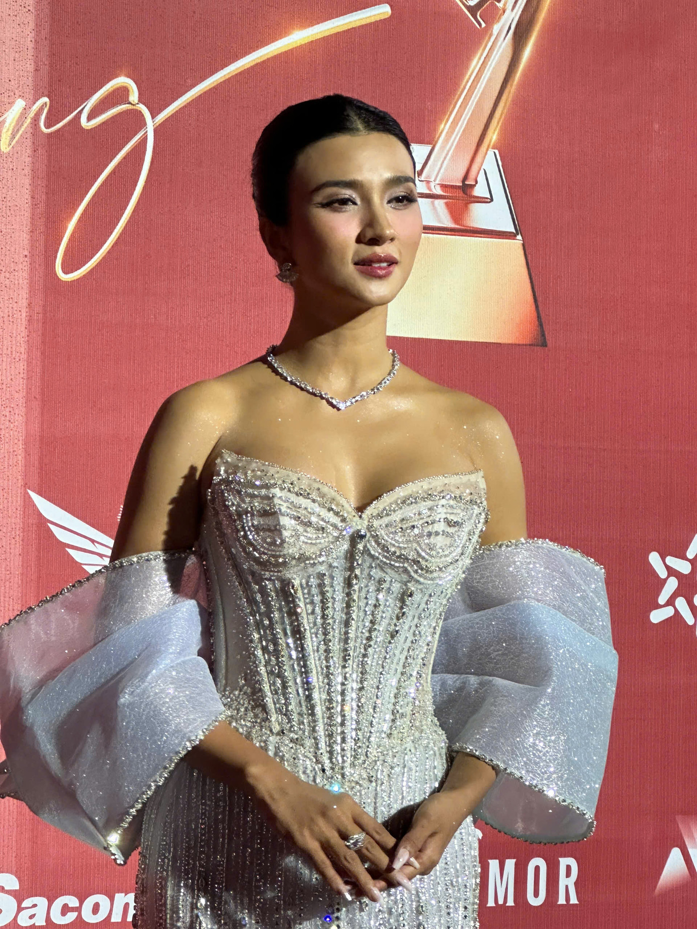 NSƯT Kim Tuyến diện váy cúp ngực đính đá ấn tượng dự thảm đỏ Cánh diều Vàng 2024. Năm nay, cô được đề cử với vai diễn trong phim Nữ luật sư.