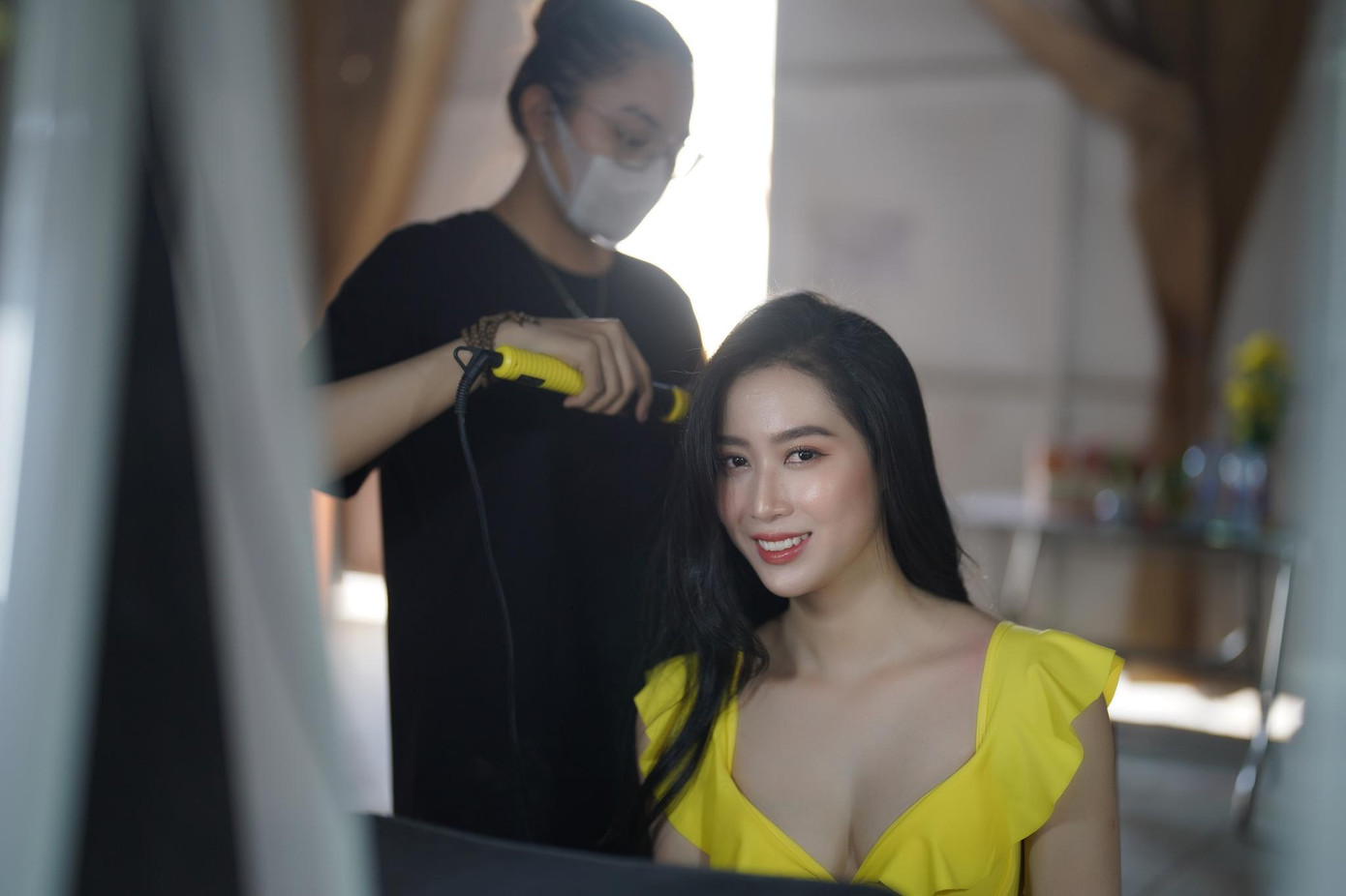 Phương Nhung có lợi thế là gương mặt nhỏ nhắn, chiếc mũi cao. Tại cuộc thi Hoa hậu Việt Nam 2022, cô gái đến từ Vĩnh Phúc gây ấn tượng với thành tích là tốt nghiệp cử nhân xuất sắc khoa Kinh tế Kinh doanh - ĐH Ngoại thương Hà Nội.