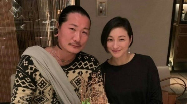 Jun Izutsu và Ryoko Hirosue.