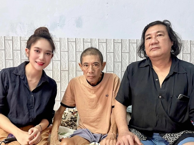 Nhạc sĩ Quốc Dũng gầy gò những ngày cuối đời.