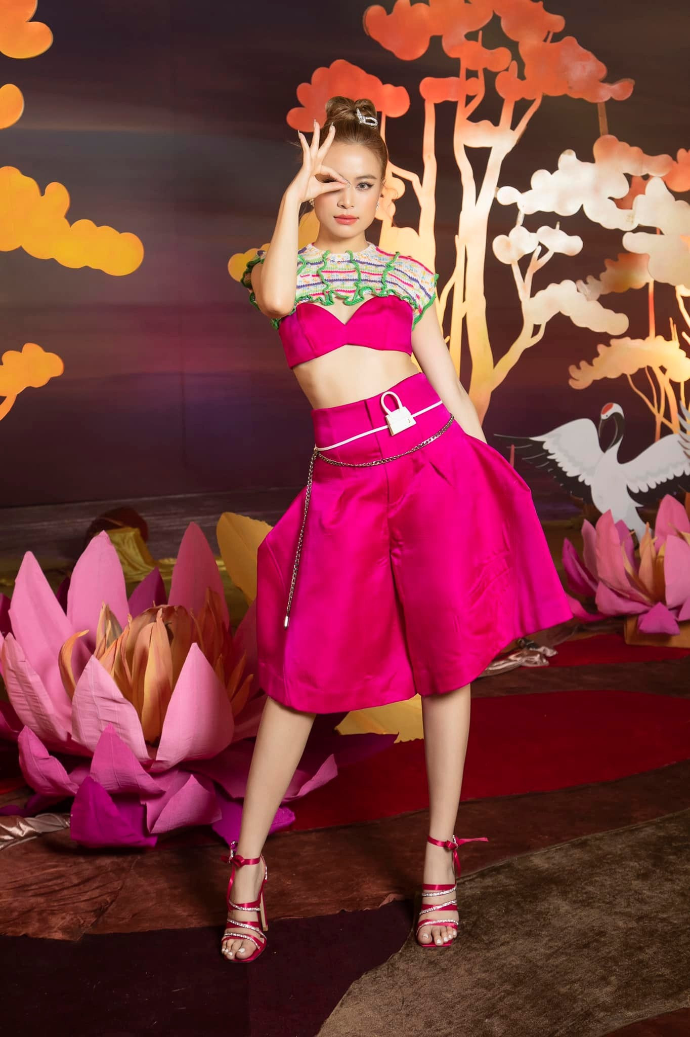 See tình của Hoàng Thùy Linh vắng mặt ở giải Cống hiến. See tình của Hoàng Thùy Linh vắng mặt ở giải Cống hiến.