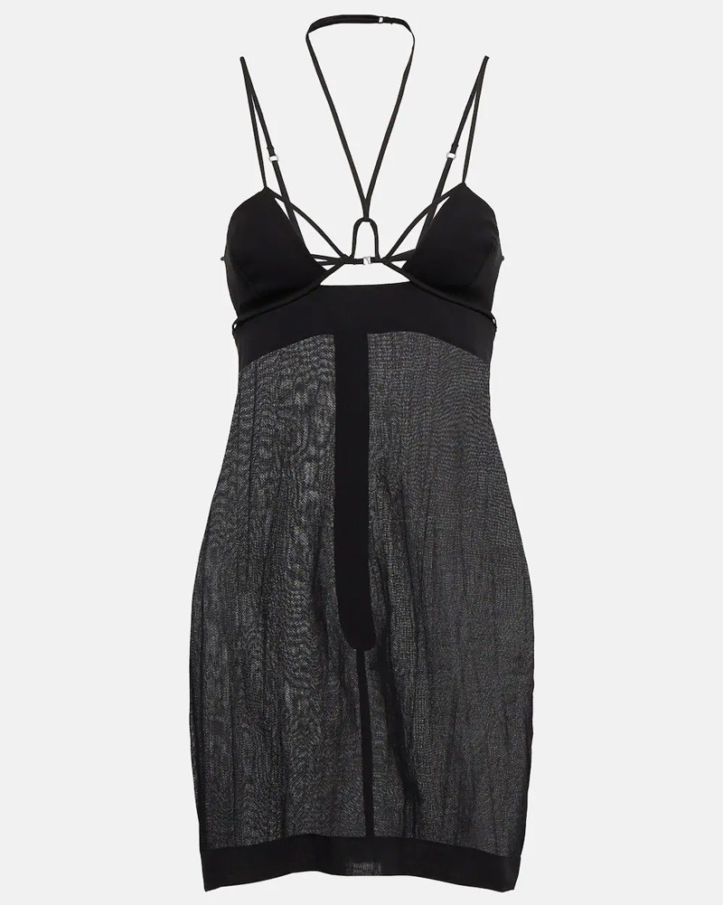 Trong phân đoạn đối thoại với The Weeknd, Jennie (BlackPink) diện mẫu váy cut out của thương hiệu Nensi Dojaka trị giá 466 USD.