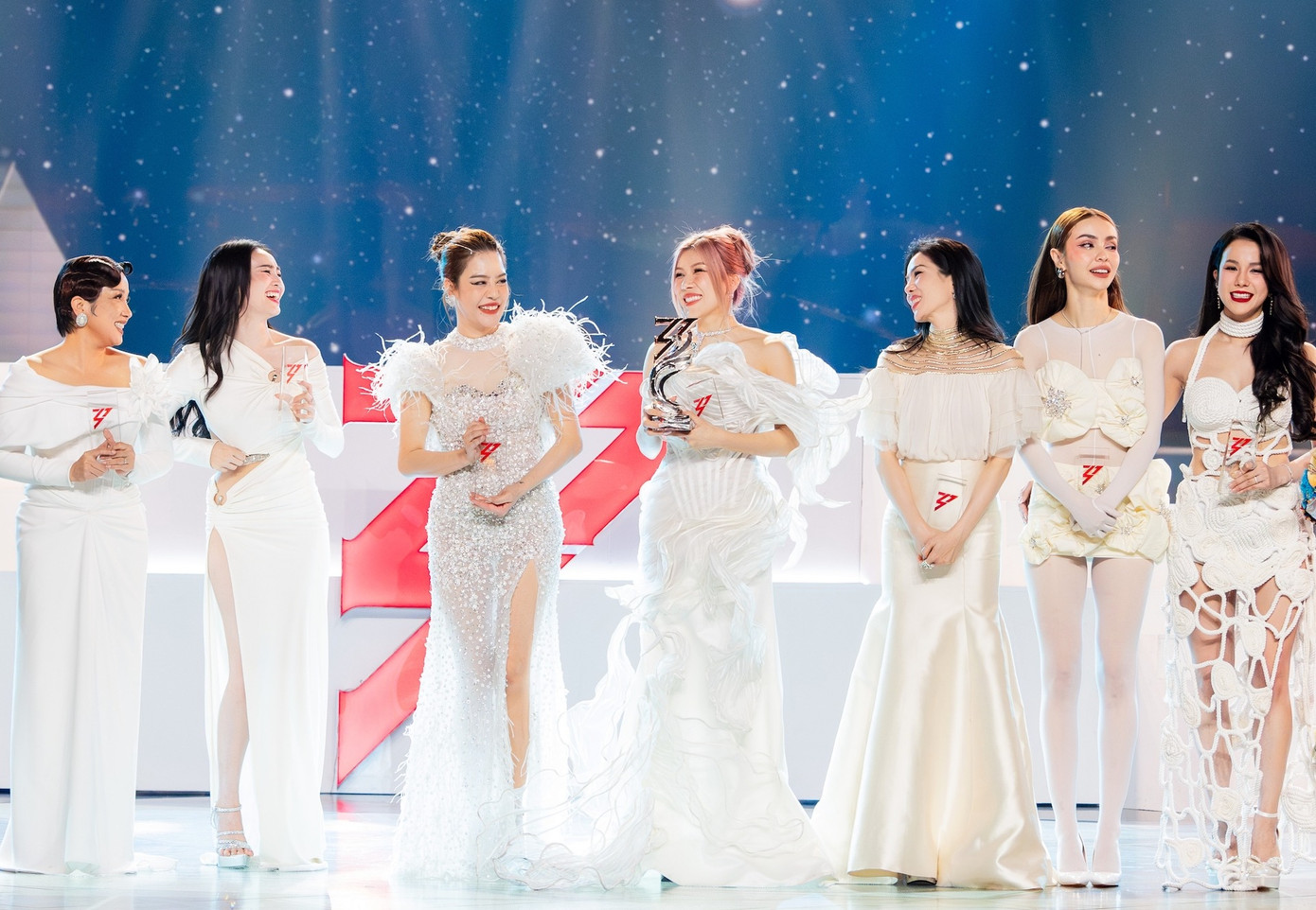 Chỉ có 3/7 chị đẹp chiến thắng ra mắt với nhóm nhạc mới.