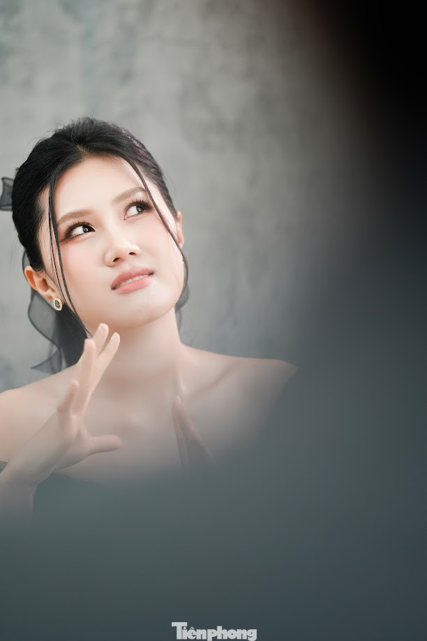 &quot;Nếu đăng quang Hoa hậu Việt Nam 2024, tôi mong muốn quảng bá du lịch miệt vườn tại Vĩnh Long. Du lịch miệt vườn là điều mới mẻ, tôi cần lan tỏa nhiều hơn cho quê hương mình&quot;, Thùy Nhiên nói thêm.