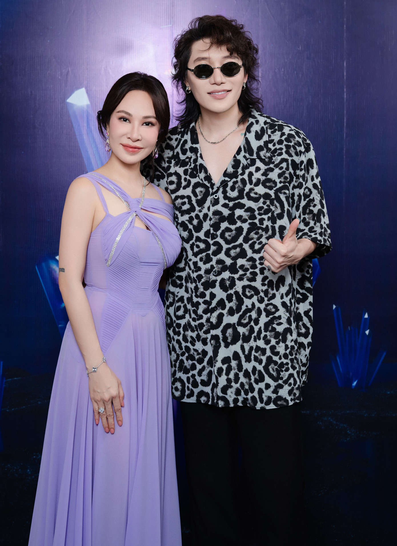 Nhạc sĩ Châu Đăng Khoa và anh trai Quốc Thiên ủng hộ Uyên Linh tổ chức đêm nhạc.