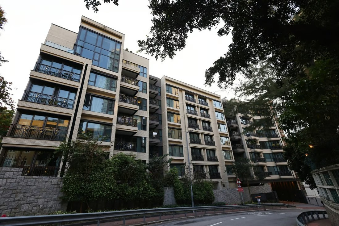 Căn hộ sang trọng được đứng tên bởi Quảng Cầu. Căn hộ sang trọng được đứng tên bởi Quảng Cầu.