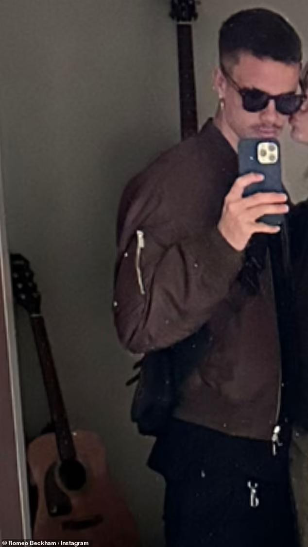 Romeo Beckham đăng ảnh úp mở về người yêu mới.