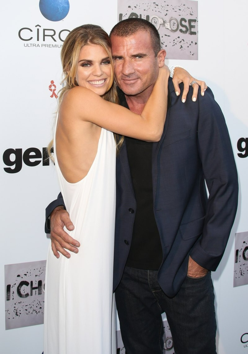 Đến năm 2011, Dominic Purcell công khai hẹn hò AnnaLynne McCord. Năm 2014, cặp sao thông báo chia tay nhưng trở lại sau một năm. Nam diễn viên được bạn gái chăm sóc trong thời gian gặp tai nạn trên phim trường Vượt ngục 5.