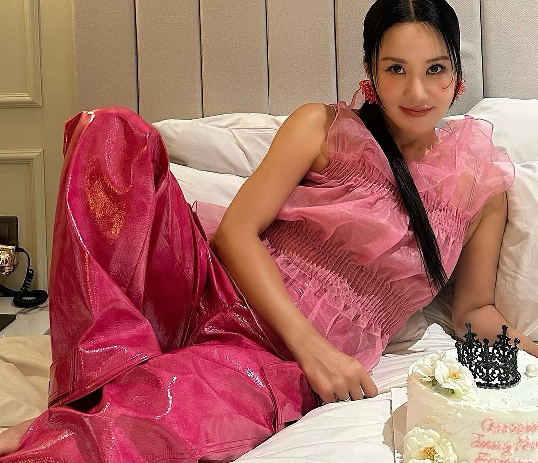 Uhm Jung Hwa ở tuổi 54.